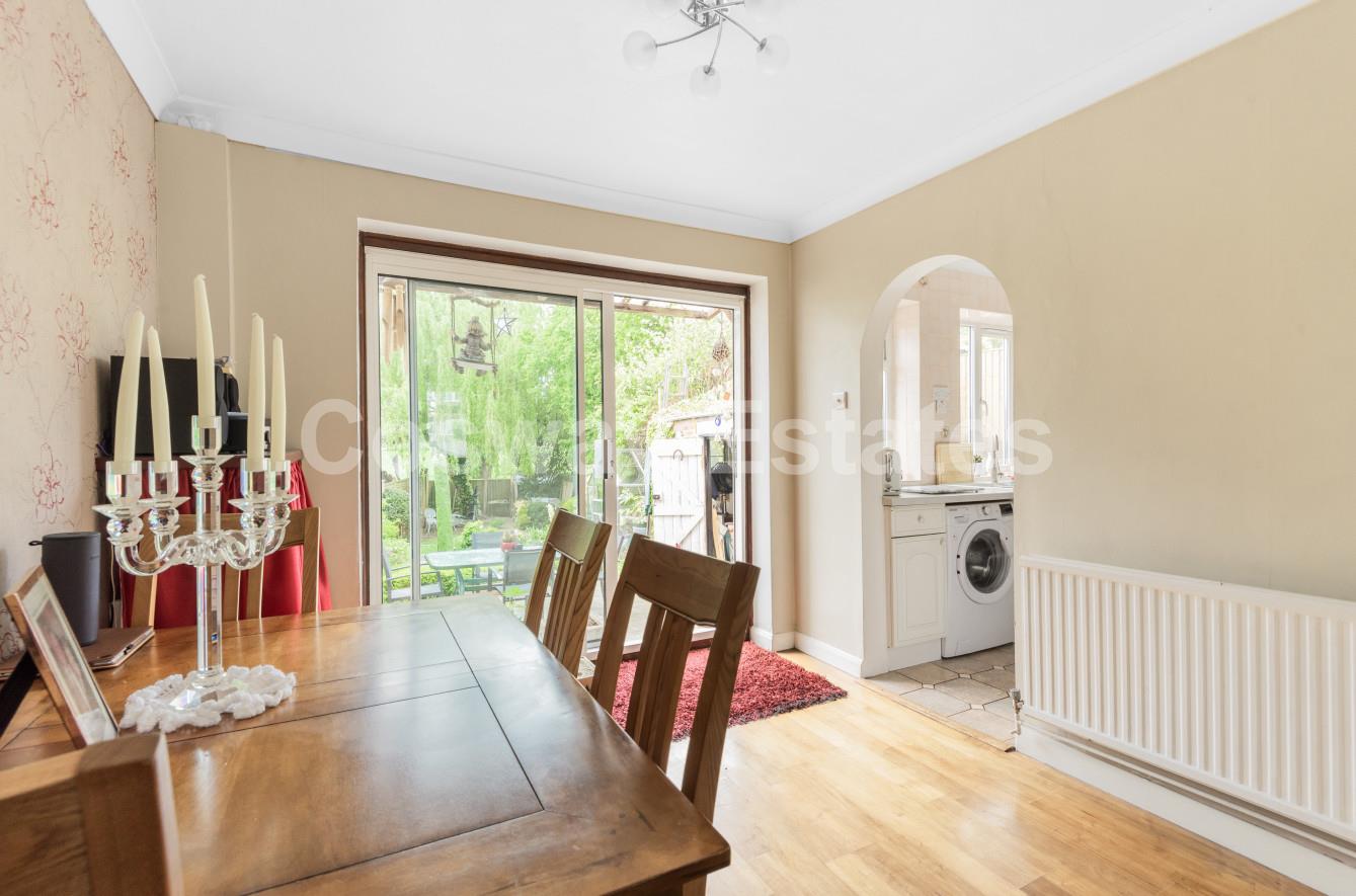 Woodcote Avenue, Mill Hill